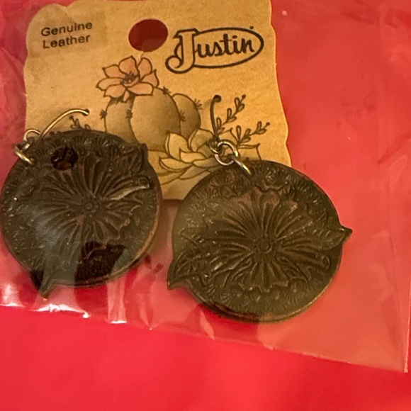 Justin Genuine Leather Earrings Set two pair. NWTS - Picture 4 of 4